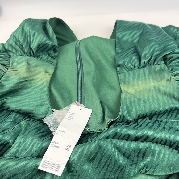 NWT Urban Outfitters Mini Green Satin Long Sleeve Dress Plunge Neckline L Defect - Picture 13 of 13